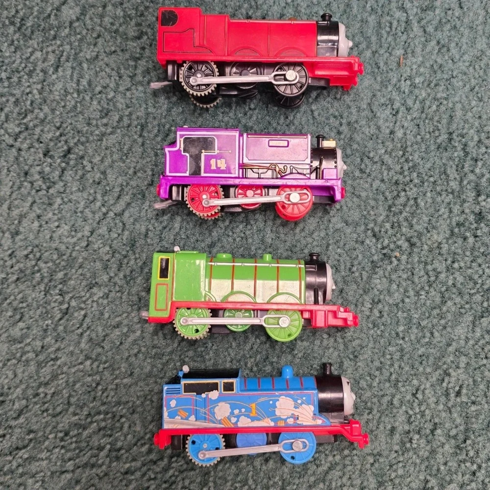 Thomas‎ & Friends TrackMaster Motorized Train Lot Thomas James Henry Charlie 4pc